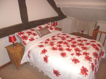 pantglas bed red.JPG