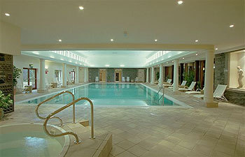 Spa pool wedding relaxation
